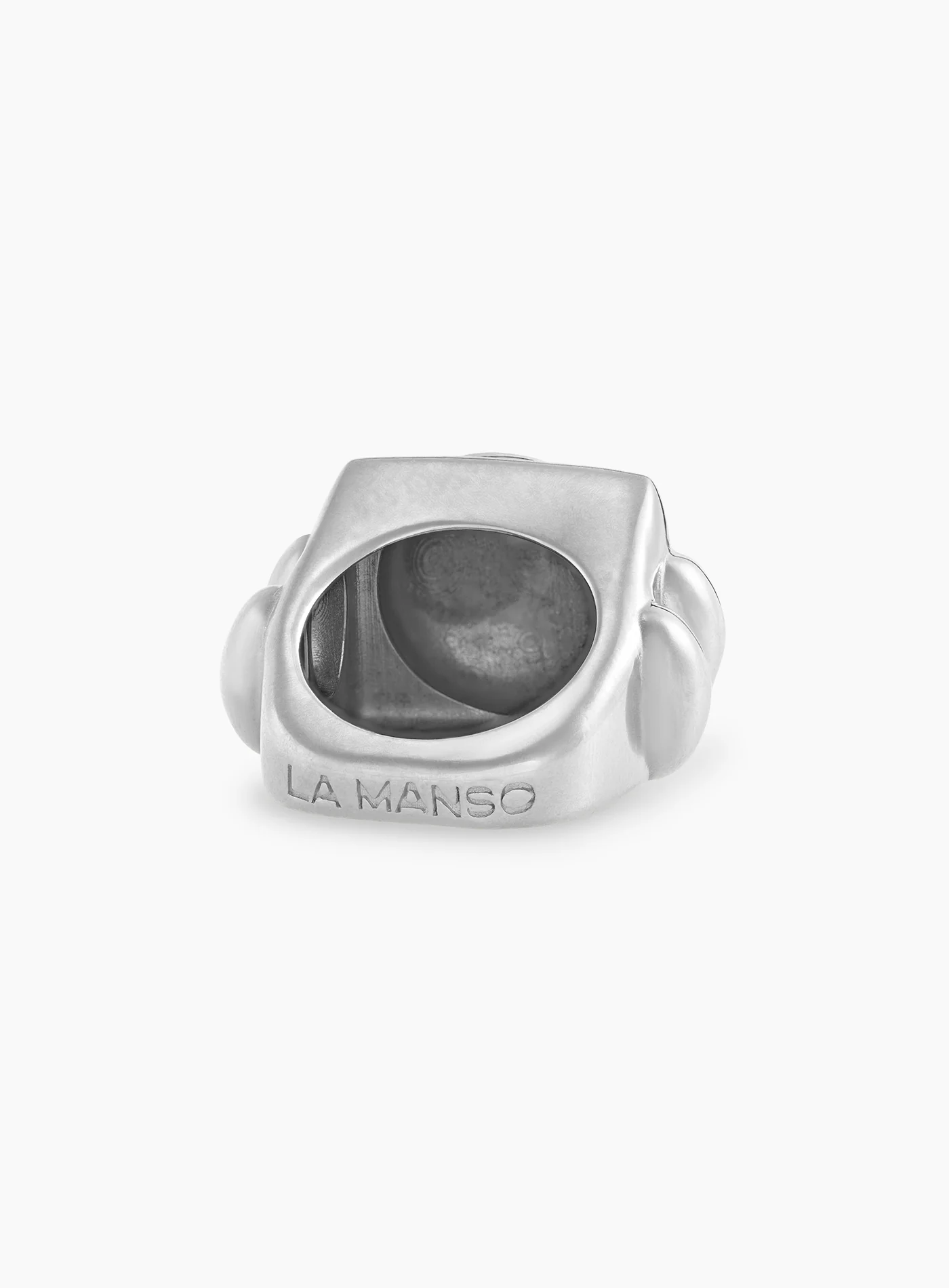 All in Silver - Image 4