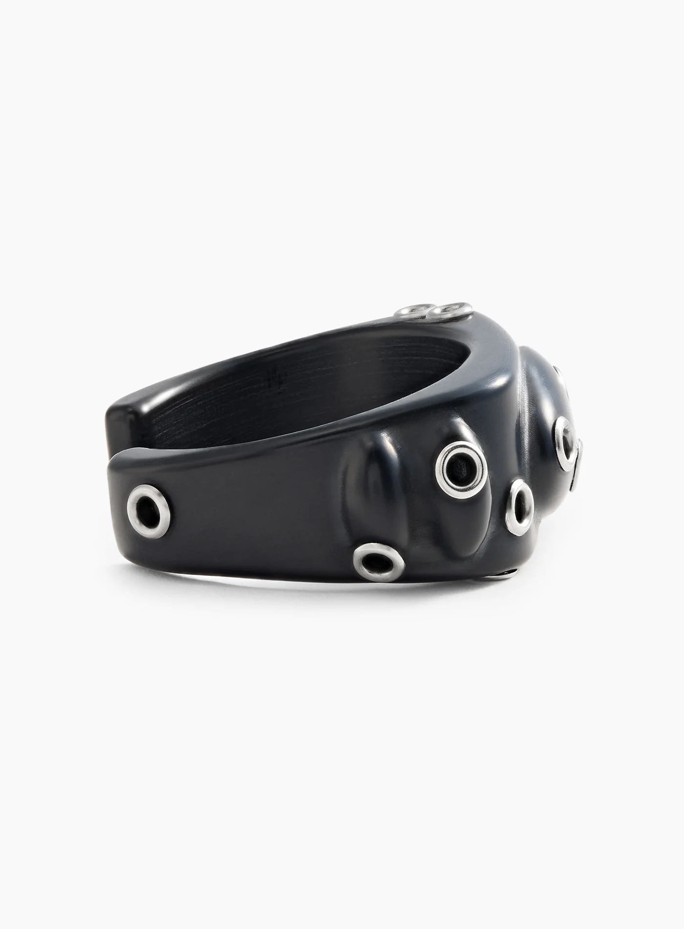 Black bangle on ojales topping - Image 2