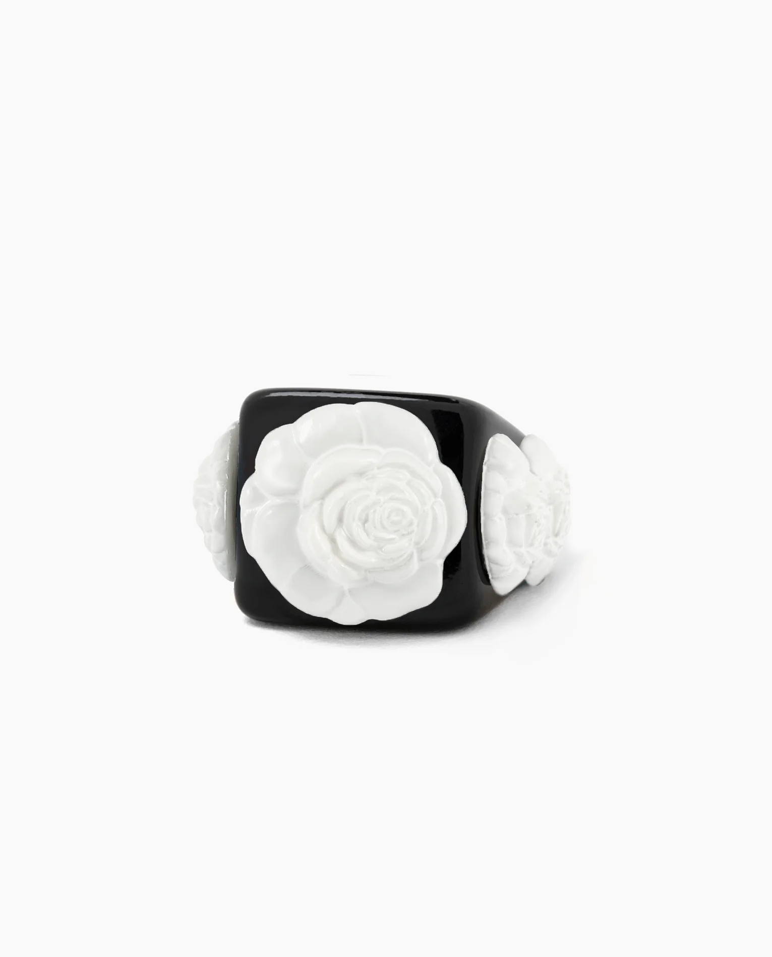 Black on White Rosetón